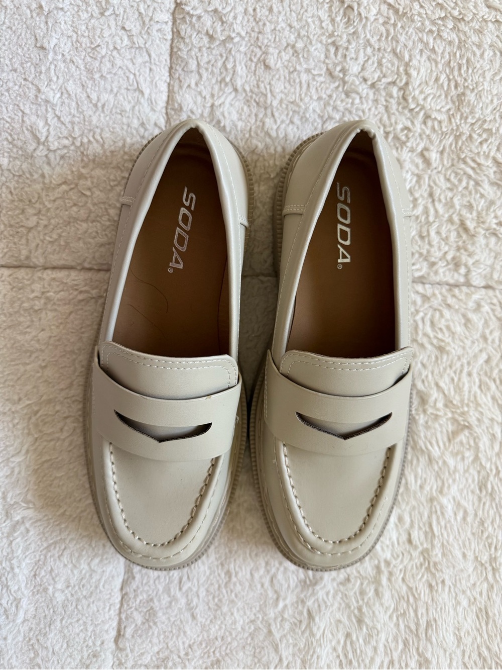 Cream Platform Penny Loafers Size 6 Chunky Lug Sole Preppy Y2K Brand New Shoes - Picture 2 of 7